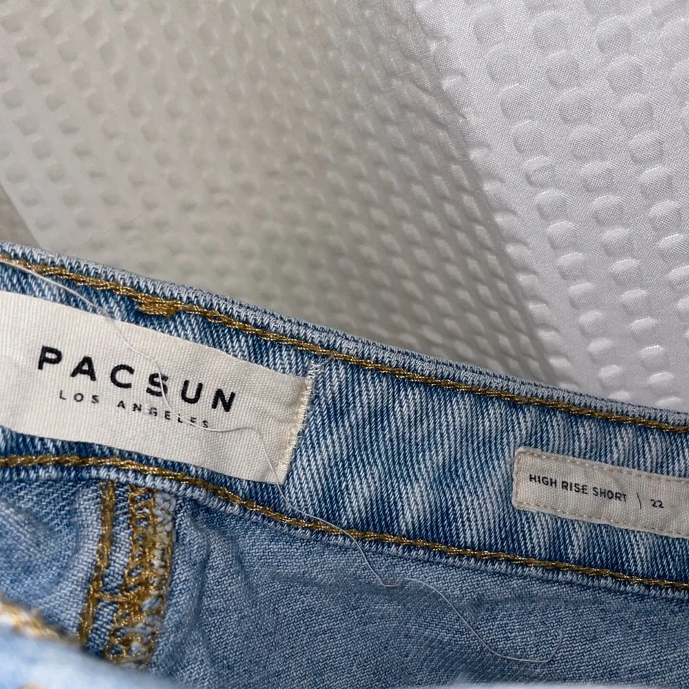 PacSun High Rise Distressed Shorts - Picture 4 of 4